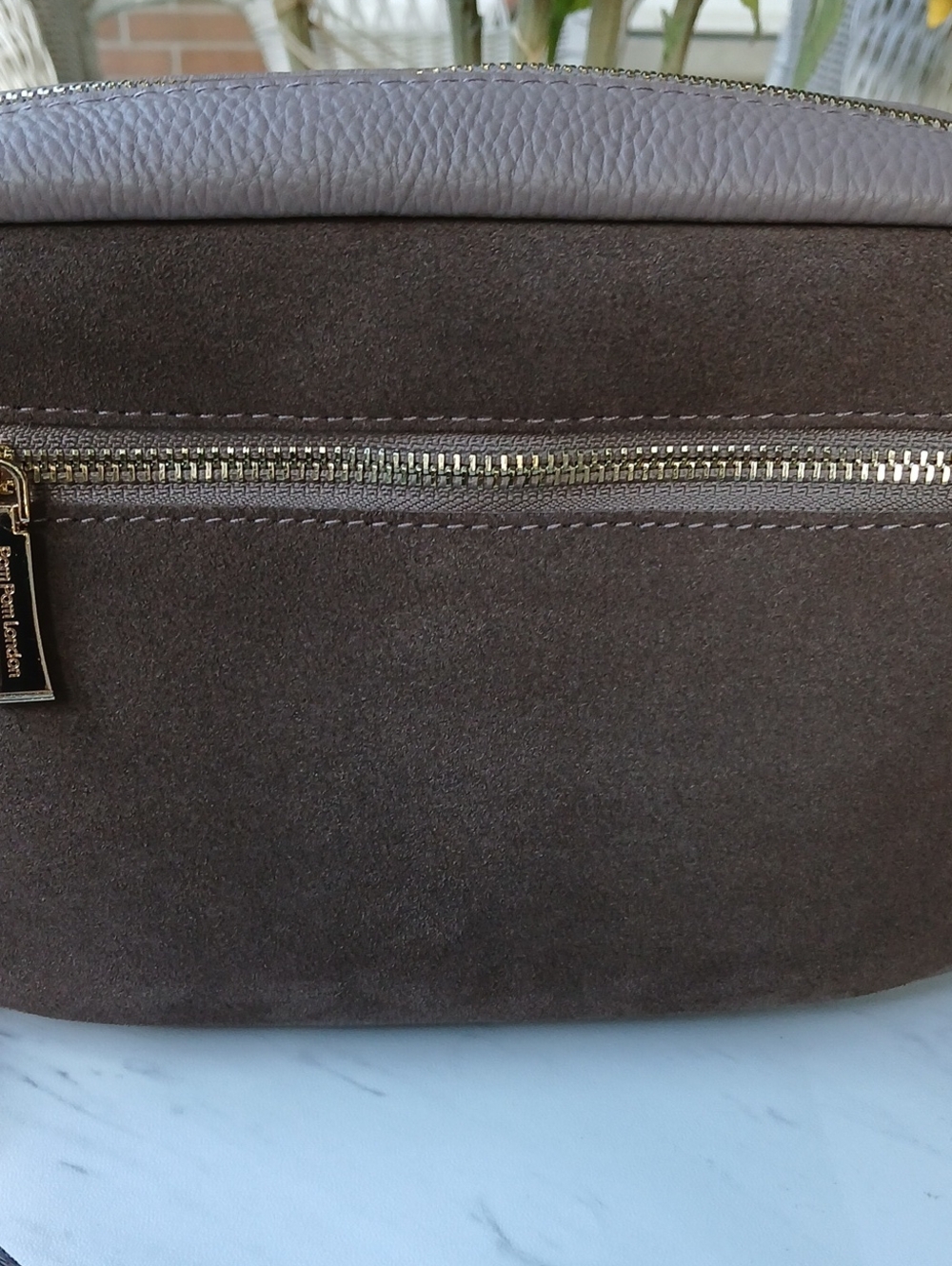 Pom Pom London City Crossbody Leather Bag - Picture 9 of 16